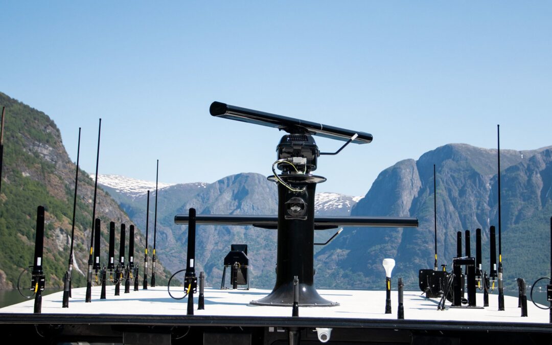 Omnidirectional marine and costal antenna